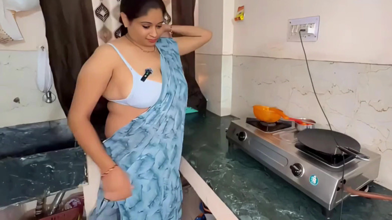 FantacyCouple: Indická nespokojená Bhabhi Lusty Sex s Devarem na stánku v...