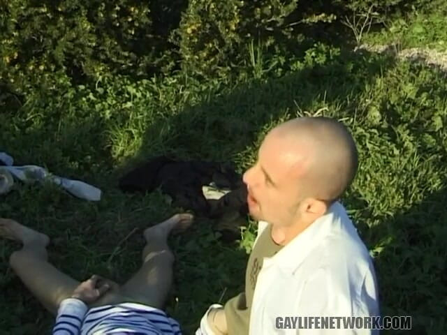 Gay Life Network: Twink fodida pela praia