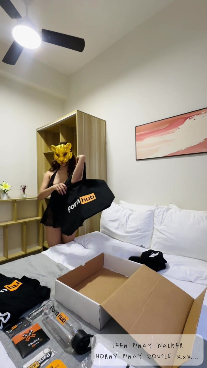 AshleyLevi: Распаковать pr пакет от PH для 25k последователей, спасибо