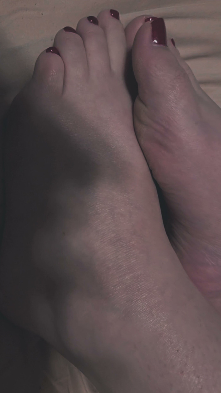 VeryHotMILF: Sexy MILF Feet