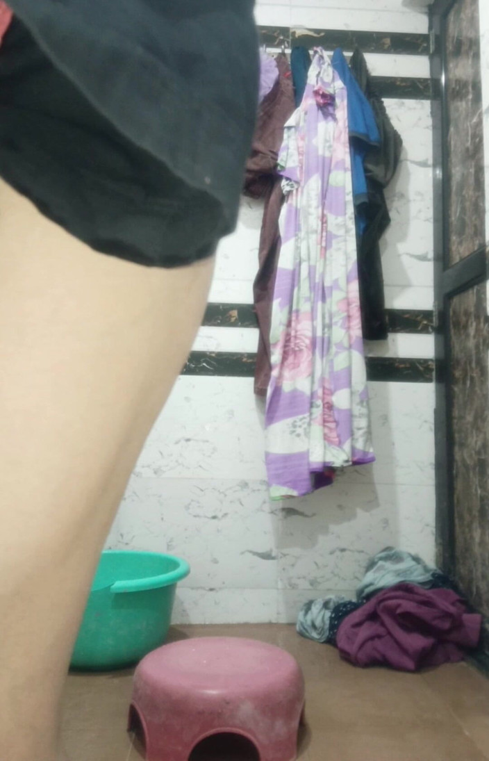 Priyahot77: Bhabi Priya – Tubuh Panas Seksi