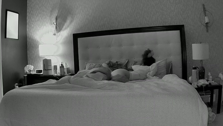 SavvyStar: Ibu tiri pakai strap-on baru!