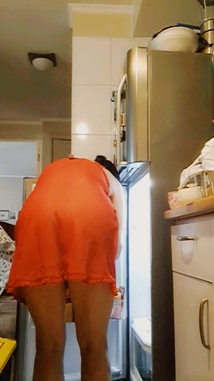 Mommy big hairy pussy: Mẹ mặc đồ mukbang màu đỏ