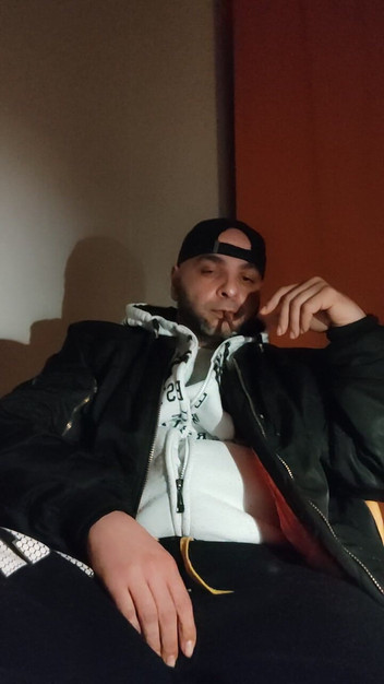 SmokedAlloy2: Dirtyjunkbro Bosan Dia Mencari Rakan