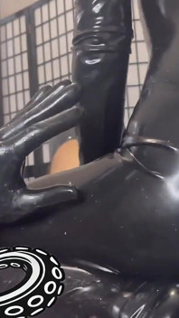 Špinavé latexové šukání ve slime