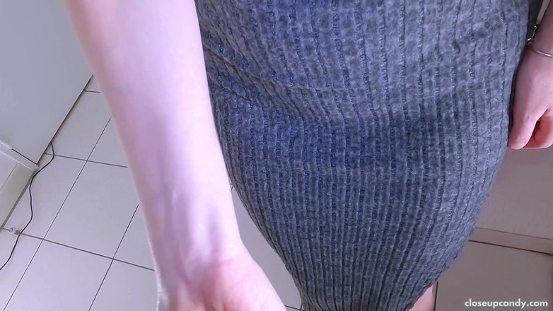 CloseUpCandy: Spolubydlící mu pomáhá rychle stříkat do kalhotek, zatímco jeho rodiče čekají...