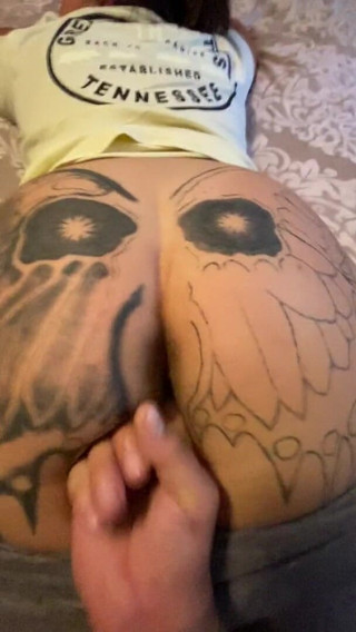 MzKiTTy91: Pawg milf揺れ彼女のお尻