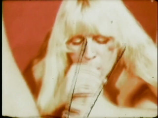 Vintage Usa: Nyepong kontol besar vintage cewek pirang ngentot memek