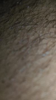 Heiße stieftochter wurde verführt, während sie ihren sexpuppen-ähnlichen körper massiert. Intensiver orgasmus & fick