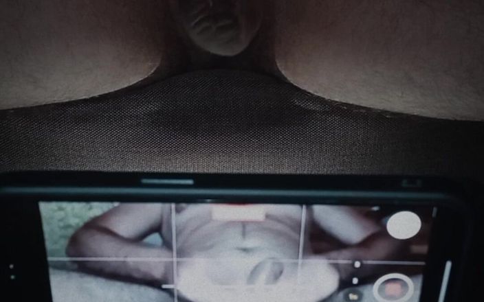 White Ukrainian Dick: Beyaz sünnetsiz penis mastürbasyonu çekiyor.