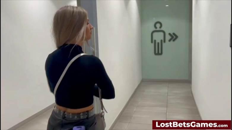 Lost Bets Games: A rodada de punição com cartões voadores de tira oferece...