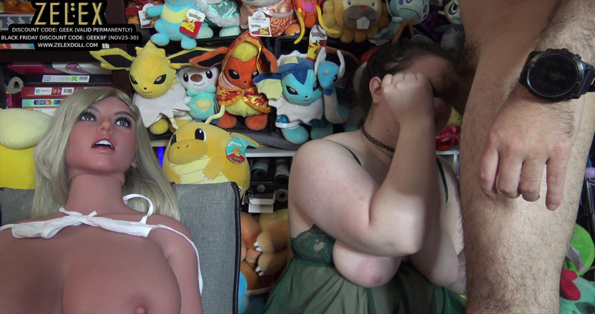 LustfulGeeks: ゼレックス人形スリーサム