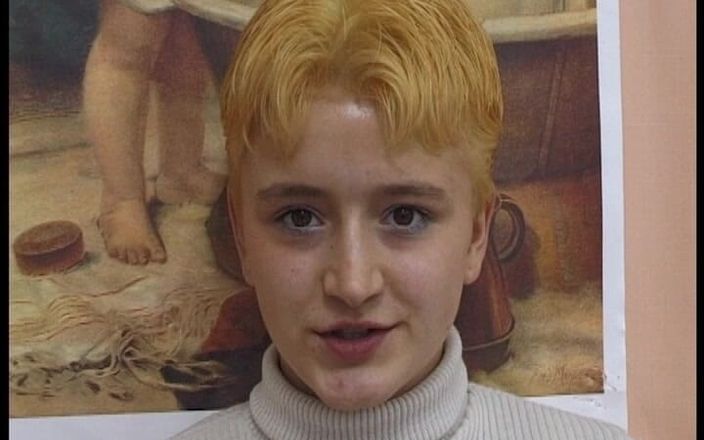 YOUR FIRST PORN: Jana Jag lägger kärleksbollar i min botten - Jana