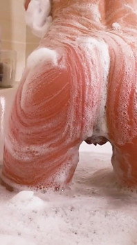 Mousse blanche sur moi
