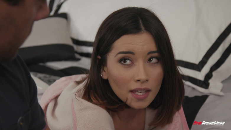 New Sensations: Aria is papa's beste tienergeheim