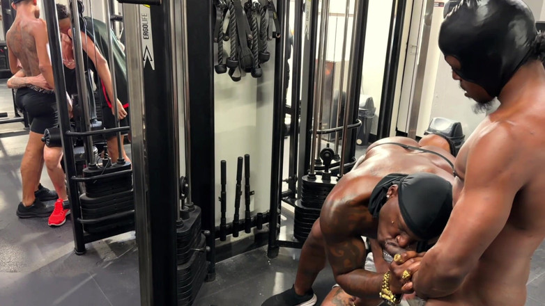 DADDYBLACKXXX: Raw Raunchy Gym Ordy in Brazil