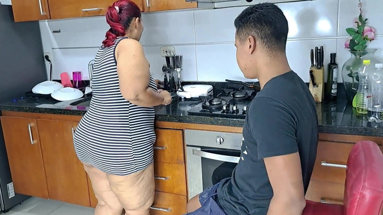 Duvan: meri sauteli mammi mujhe kichan men use chodne deti hai