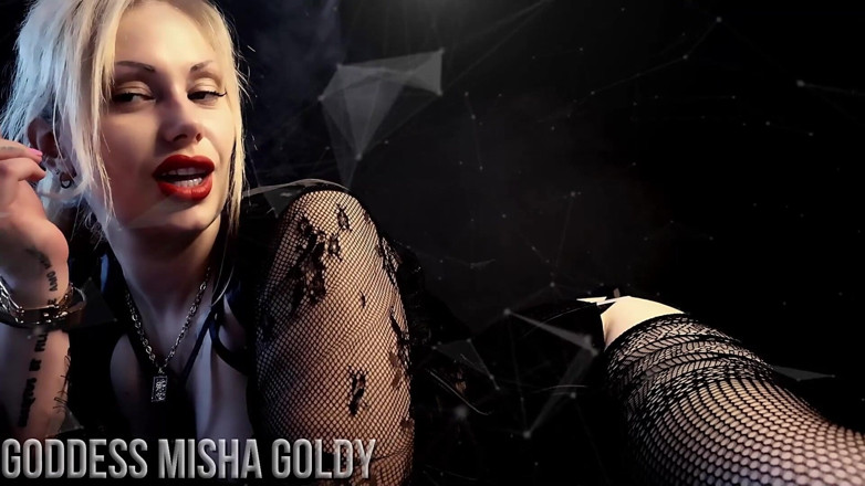 Goddess Misha Goldy: 당신의 흡연 페티쉬 중독은 매일 수정이 필요합니다! 가져 가세요!