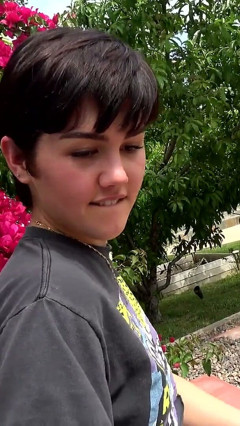 Daisy Taylor sucks a dick outdoors thumbnail