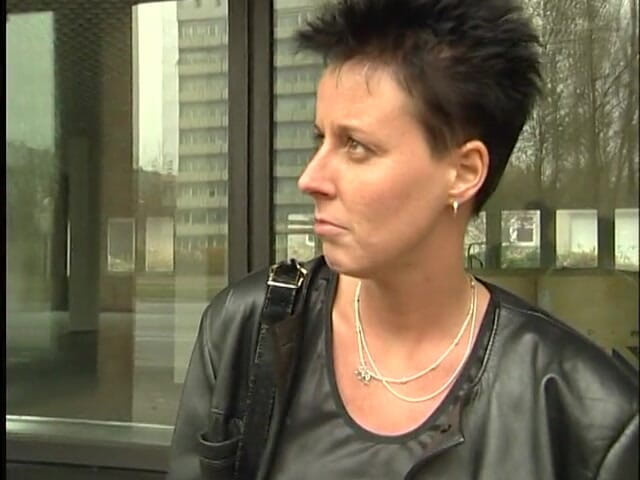 Lucky Cooch: Una chica alemana de pelo corto fue entrevistada al aire...