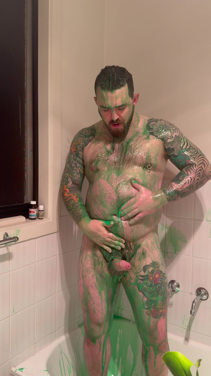 Keller Wolfe: Пухлий ведмідь покриває себе слизом і дрочить