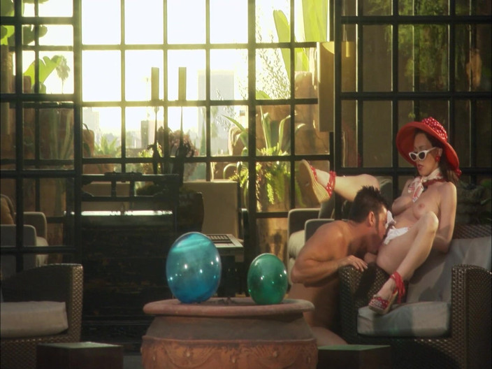 The Window of Sex: Si rambut coklat bengkung dikongkek zakar besar Waiter