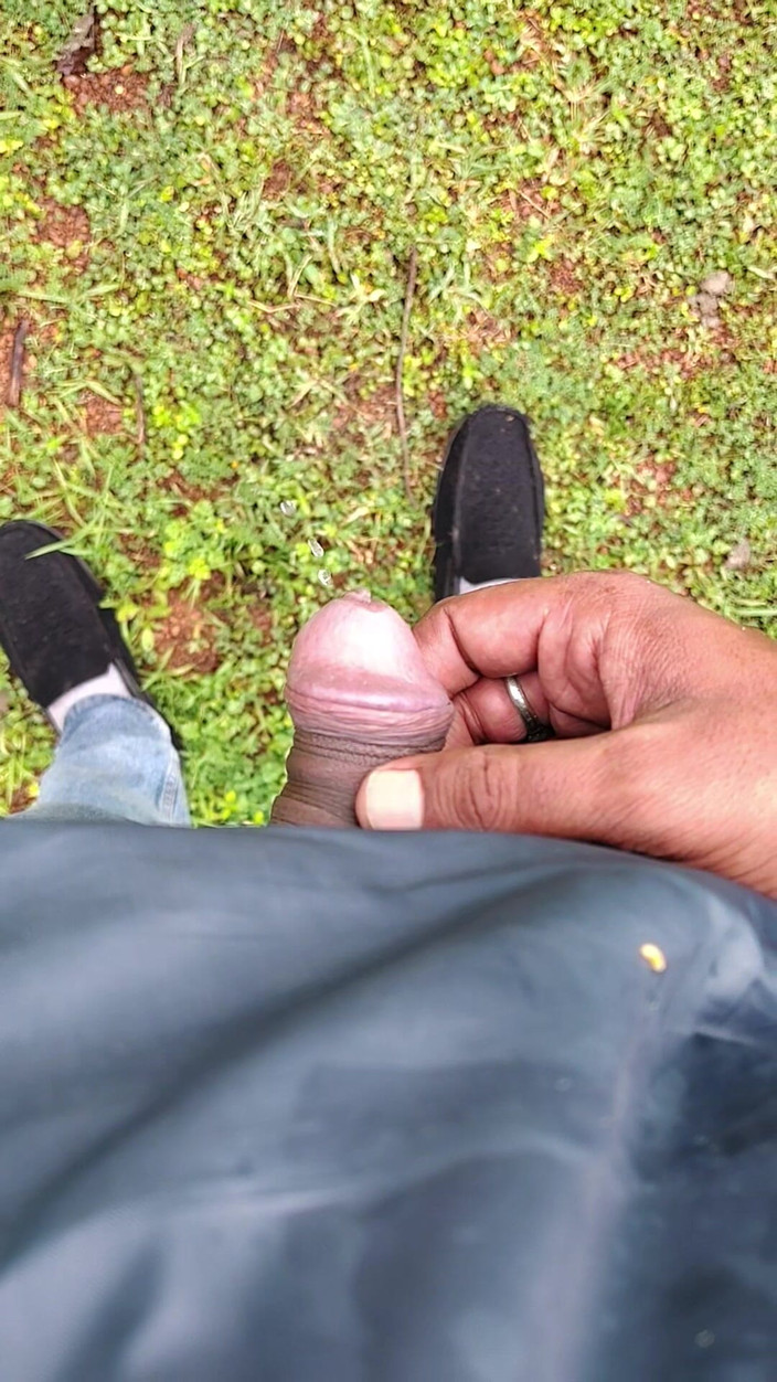 Eroticdick69: Masturbação ao ar livre