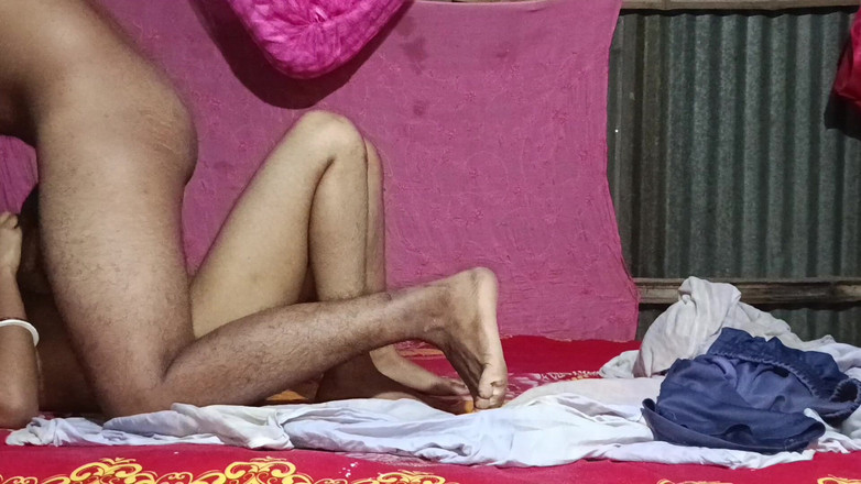 Viral: मेरी पत्नी मेरा बड़ा लंड चूसती है और फिर मैं अपनी पत्नी को जोर से चोदता हूं