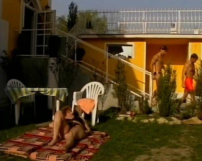 BB Video - Old School: Seks threesome hot bareng cewek hot rambut merah dan dobel...