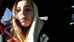 Ghomestory: Dia mengisap dengan lembut dan menyetubuhiku di mobil di musim...