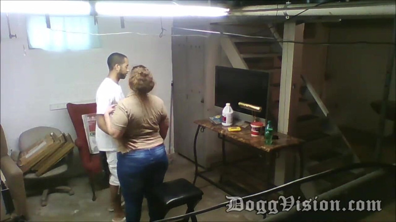 DoggVision: Поклонение заднице, горничная в отеле, из киски в рот