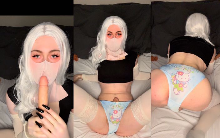 Fembaby: Une adolescente femboy mince joue avec sa bite