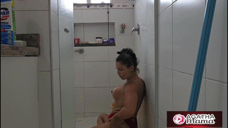 Agatha Mama: Agatha Mama - Solo - Dalam Nakal MILF Membersihkan Dengan Cara Yang...