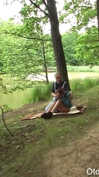 Vecchie bambole da scopare - giovane ragazza ceca kitty salieri scopata dal vecchio amico Pavel Terrier
