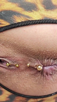 Perhambaan tandas: saya kencing dan kentut dan meludah di muka awak