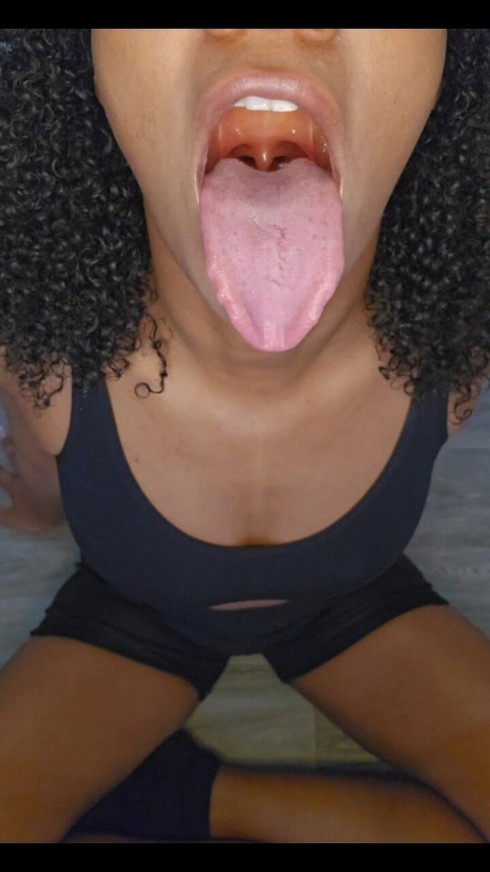 Bunnii: Massive Tongue