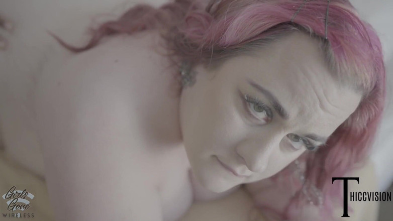 Thiccvision: Пухка товстушка Ashely Garland смокче і трахає величезний чорний член