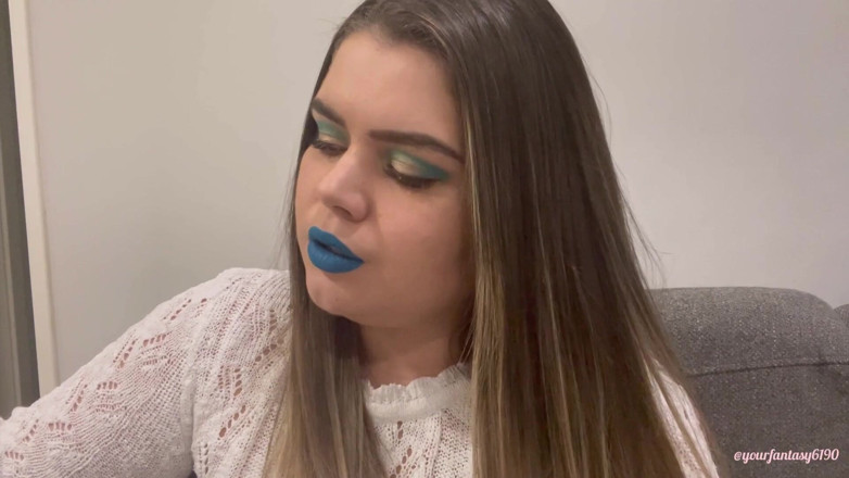Your fantasy studio: Bermain dengan asap dengan gincu biru ringan