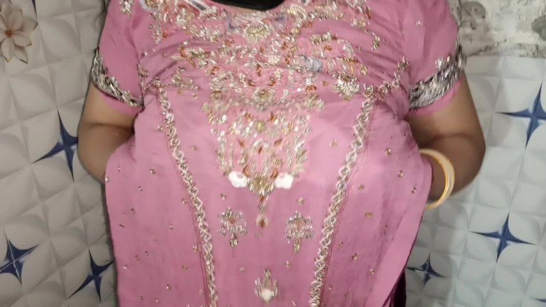 Netu: Desi Step Sister in Law Loves Fingering Peeing and Squirting