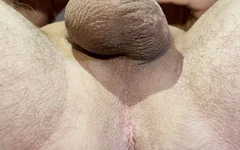 オナニー中の男の玉と肛門の働き。