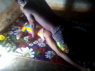 Pornsexlive: Maymunlar hala bakire olup olduğumu kontrol etmek zorunda, üvey babam harekete...