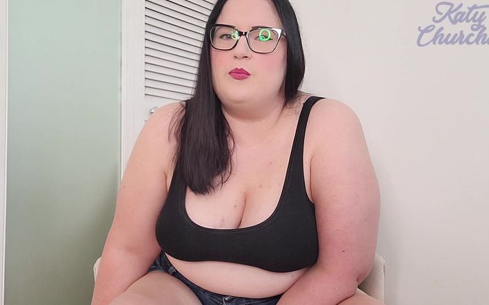 Katy Churchill: Adorazione del culo della bbw in pantaloncini di jeans e...