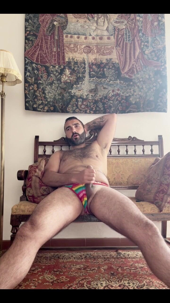Growing teddy: Punheta medieval