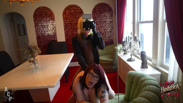 Busty Bexx: Palyaço Gibby ile Chicago gangsteri