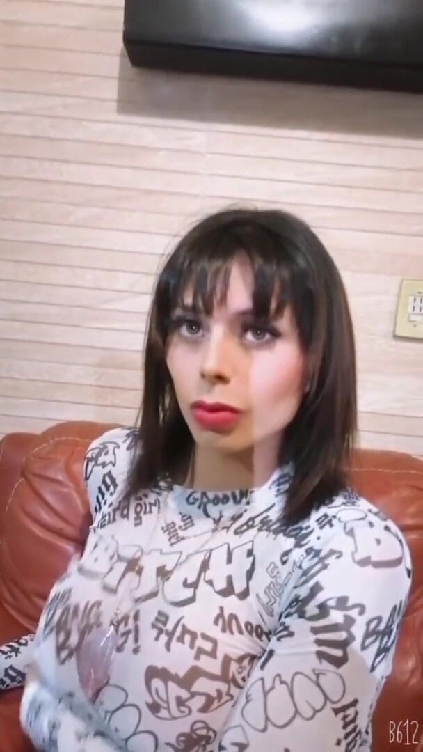 Barbietransxxxx: Tranny z modelską twarzą penetrował w domu anal
