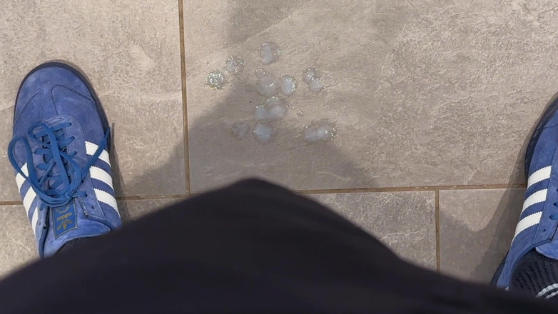 NakedFoxx: Mijn maat keek toe hoe ik me aftrekte en klaar...