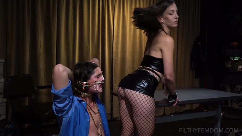 FilthyFemdom: Going for the Gold Mit Tony Orlando, Elise Graves