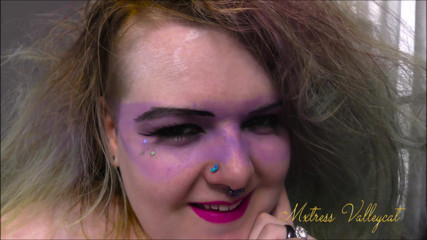 Mxtress Valleycat: Get me something pretty for my face