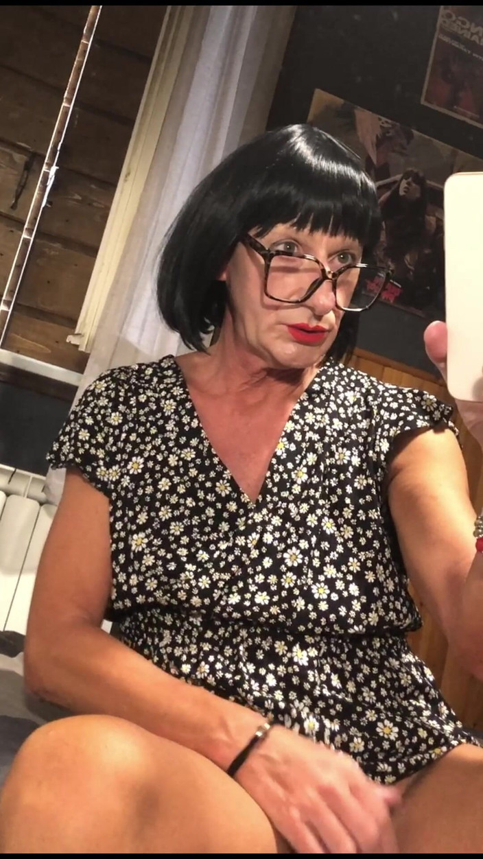 Andreina Naty: Dom spelen in mijn kleine kamer