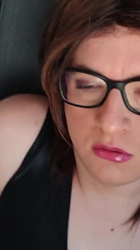 Masturbace na balkóně a zkoušení sexy mrdky z kondomu